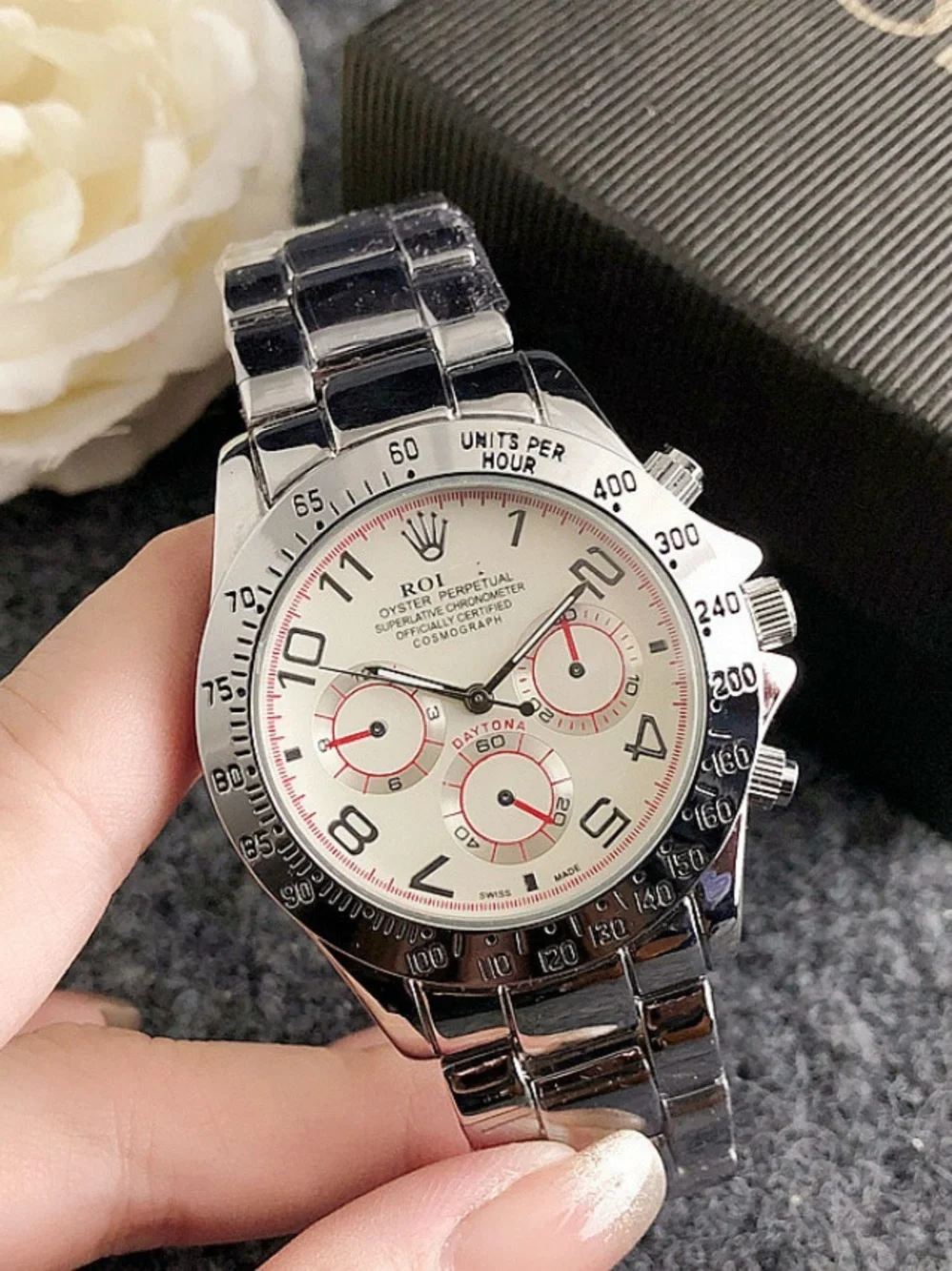 New men’s silver fashion watch